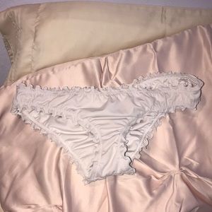 Size M shade and shore white scrunch bikini bottom